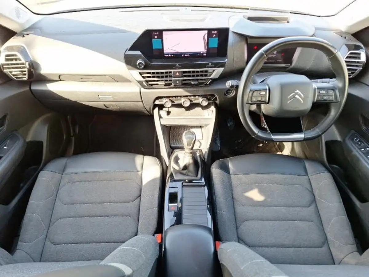 2022-citroen-c4-12-puretech-shine-130ps-big-2