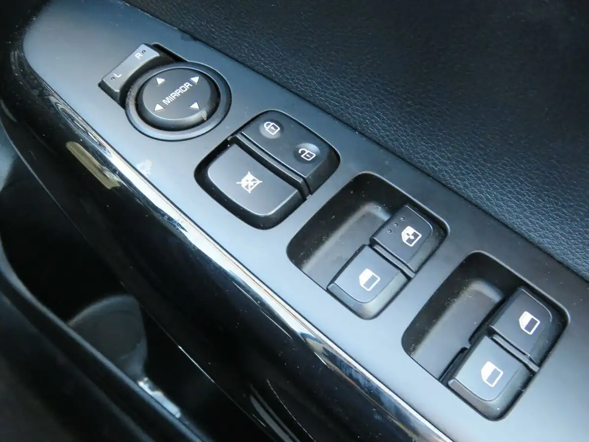 2023-kia-picanto-10-2-auto-seq-big-16