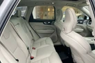 2024-volvo-xc60-20-t8-ultra-dark-small-24