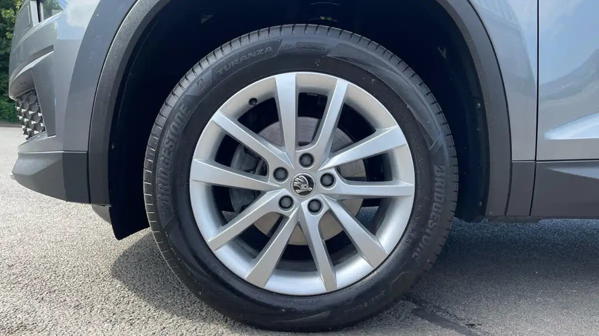 2021-skoda-kodiaq-15-tsi-se-5-dsg-big-16