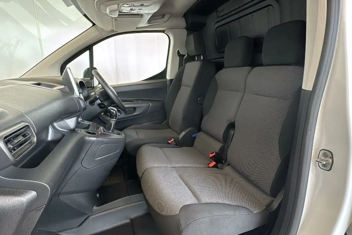 2020-citroen-berlingo-15bluehdi-1000-enterprise-100pseu6dt-e-ss-panel-big-16
