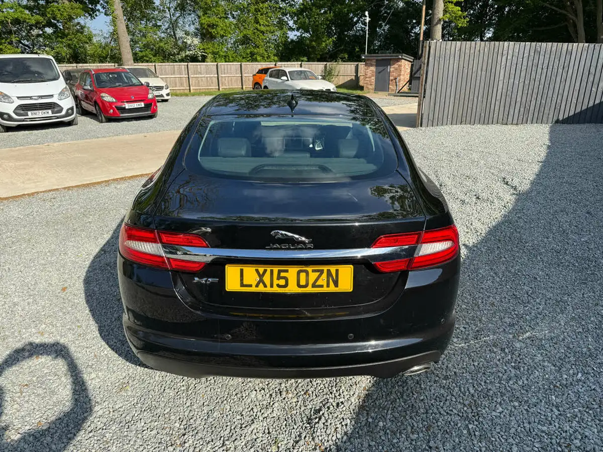 2015-jaguar-xf-22td-luxury-163ps-saloon-4d-big-23