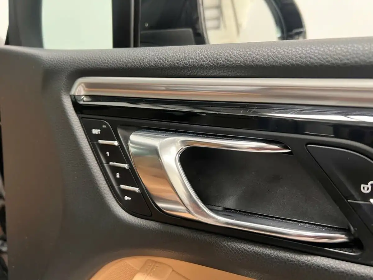 2018-porsche-macan-30-s-big-19