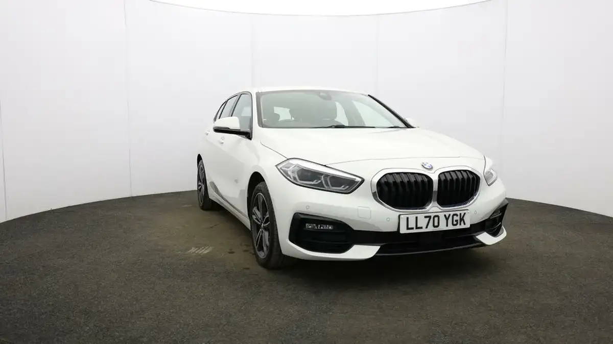 2021-bmw-1-series-20td-120d-xdrive-sport-lcp-big-43