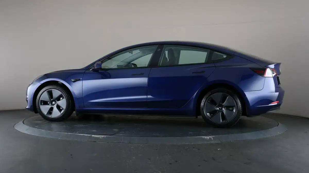 2021-tesla-model-3-e-long-range-awd-big-35