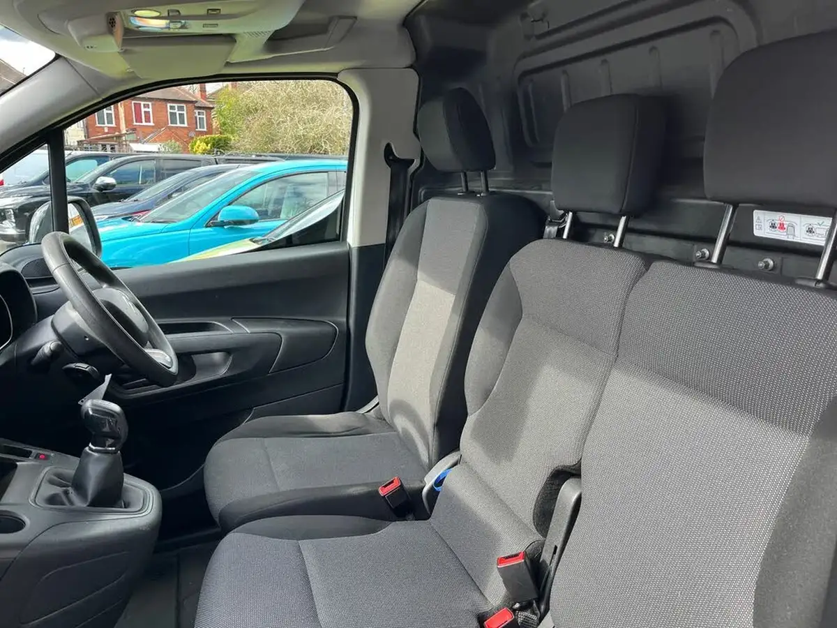 2021-citroen-berlingo-15bluehdi-1000-driver-100pseu6dt-e-ss-big-9
