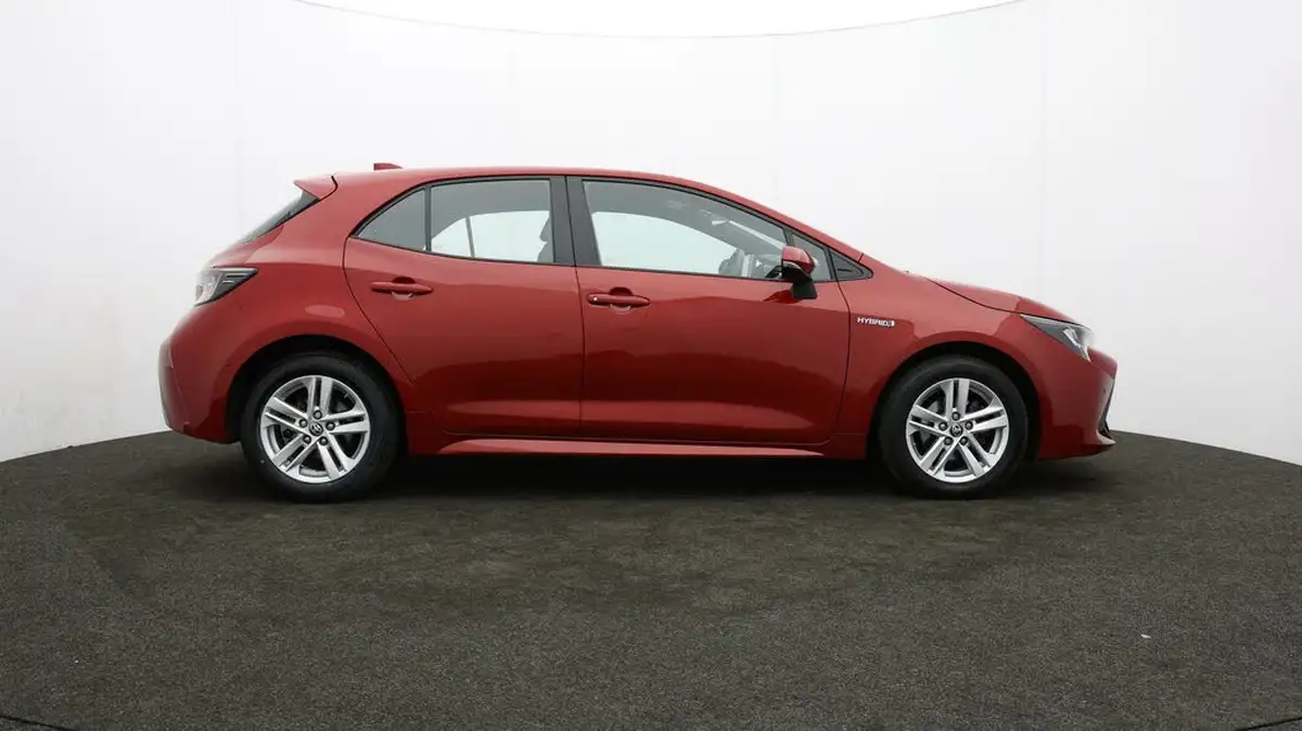 2022-toyota-corolla-18-vvt-i-icon-tech-trk-hatchback-5d-big-38
