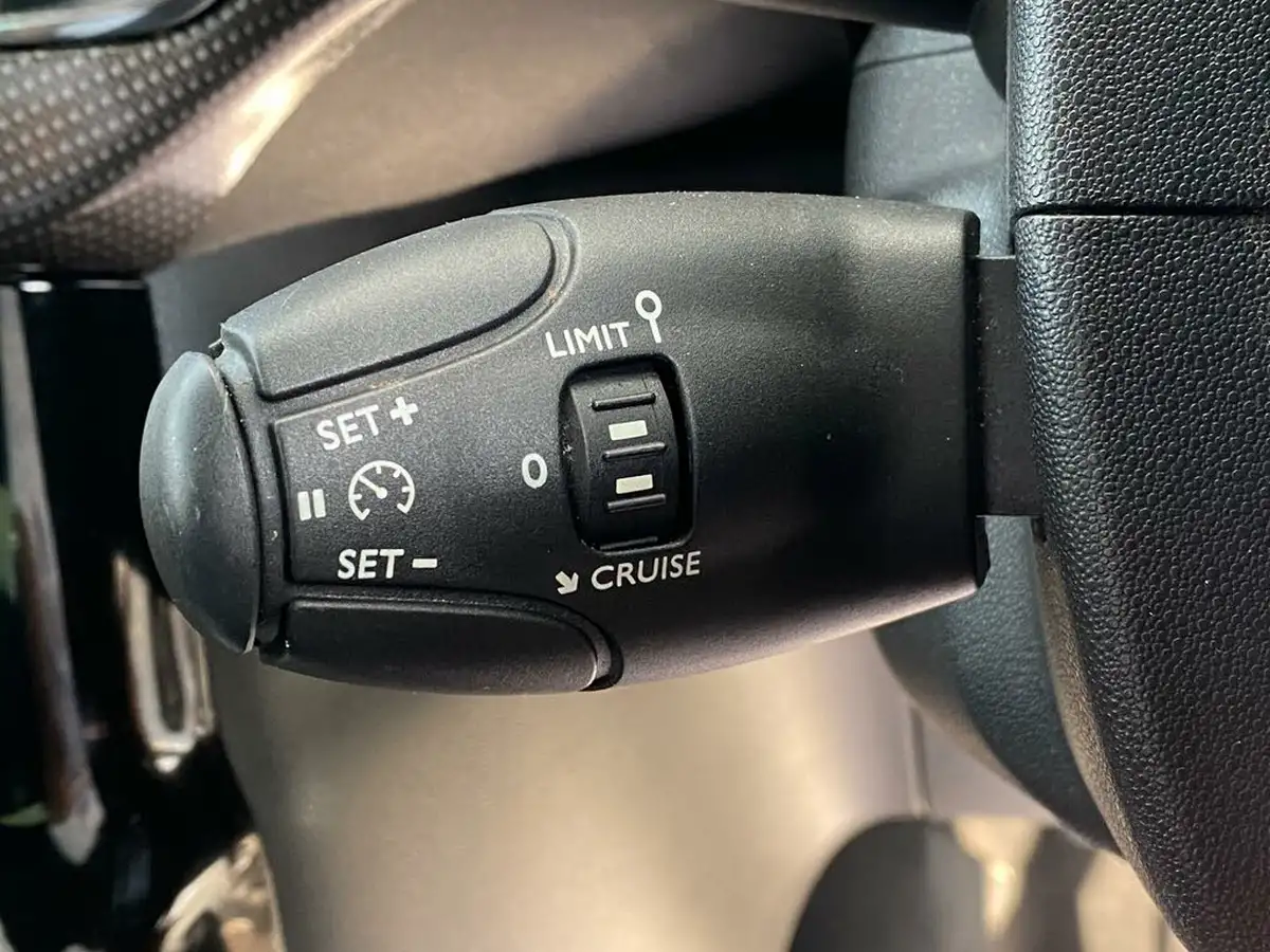 2014-citroen-ds3-16e-hdi-dsport-plus-big-43