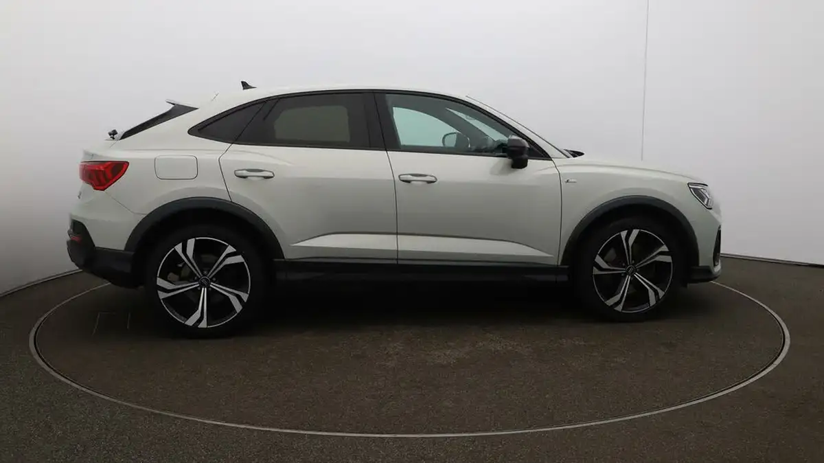 2020-audi-q3-20-45-tfsi-edition-1-sportback-big-50
