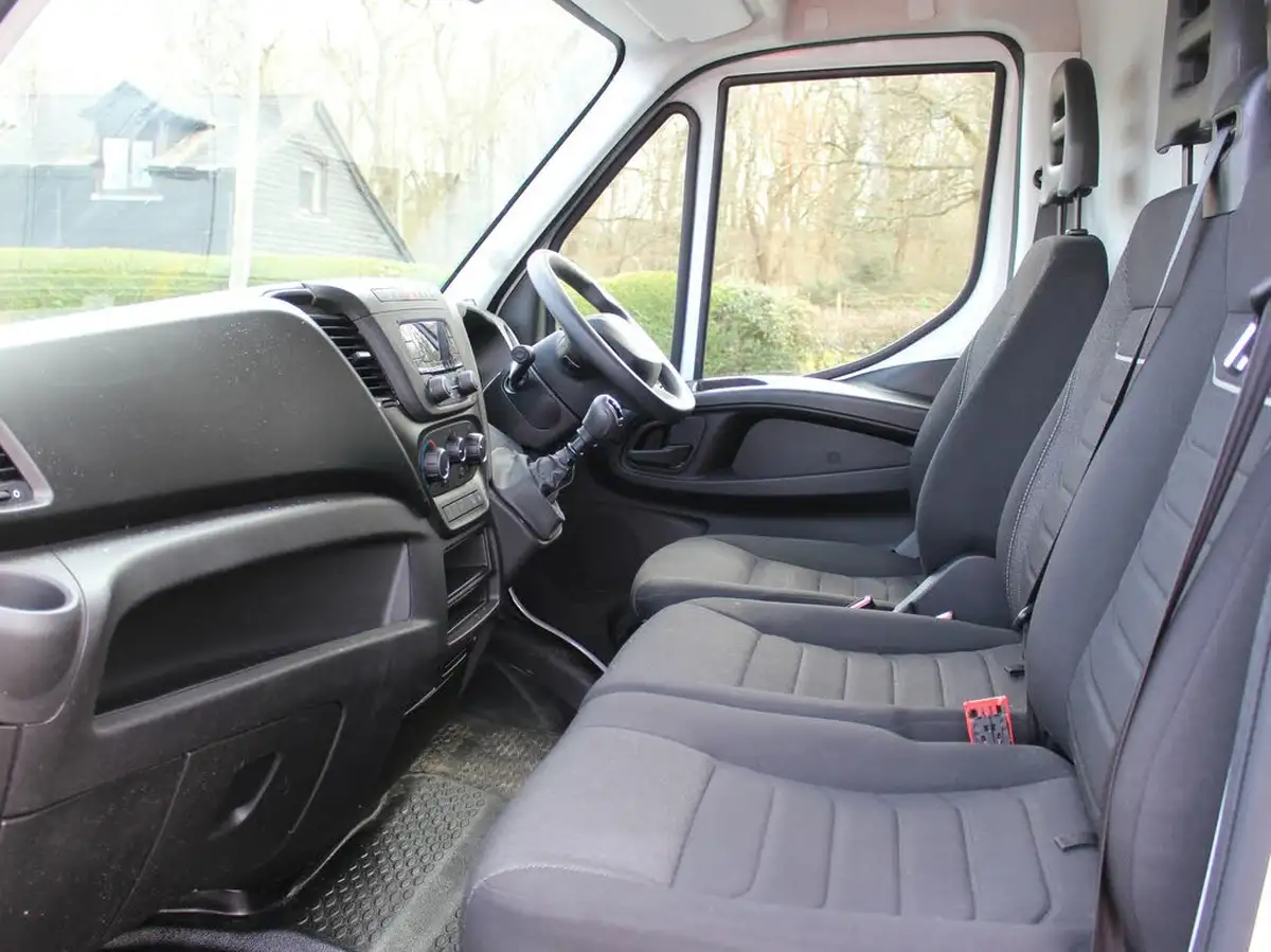 2023-iveco-daily-s-class-23td-35s14v-business-3520mm-h2-136pseu6dt-big-15