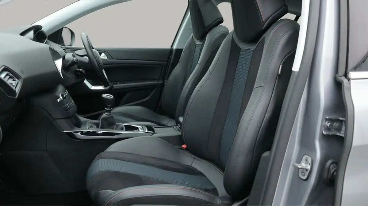 2020-peugeot-308-12-puretech-tech-edition-big-14