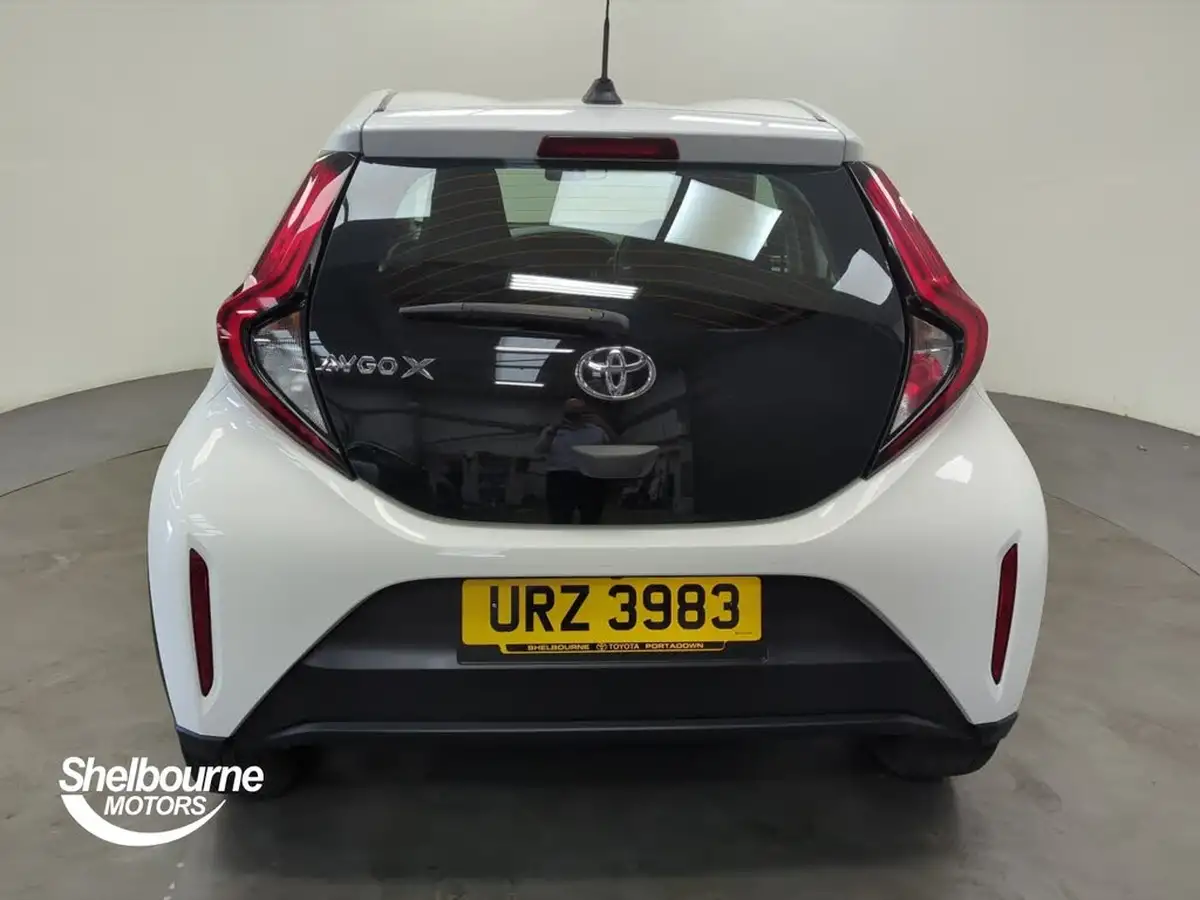 2023-toyota-aygo-x-10-vvt-i-pure-big-12