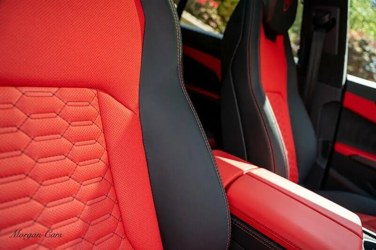 2022-lamborghini-urus-40-no-trim-big-33