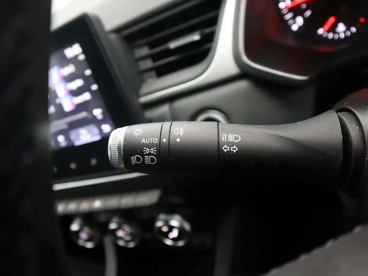 2021-renault-captur-10-tce-iconic-edition-big-30