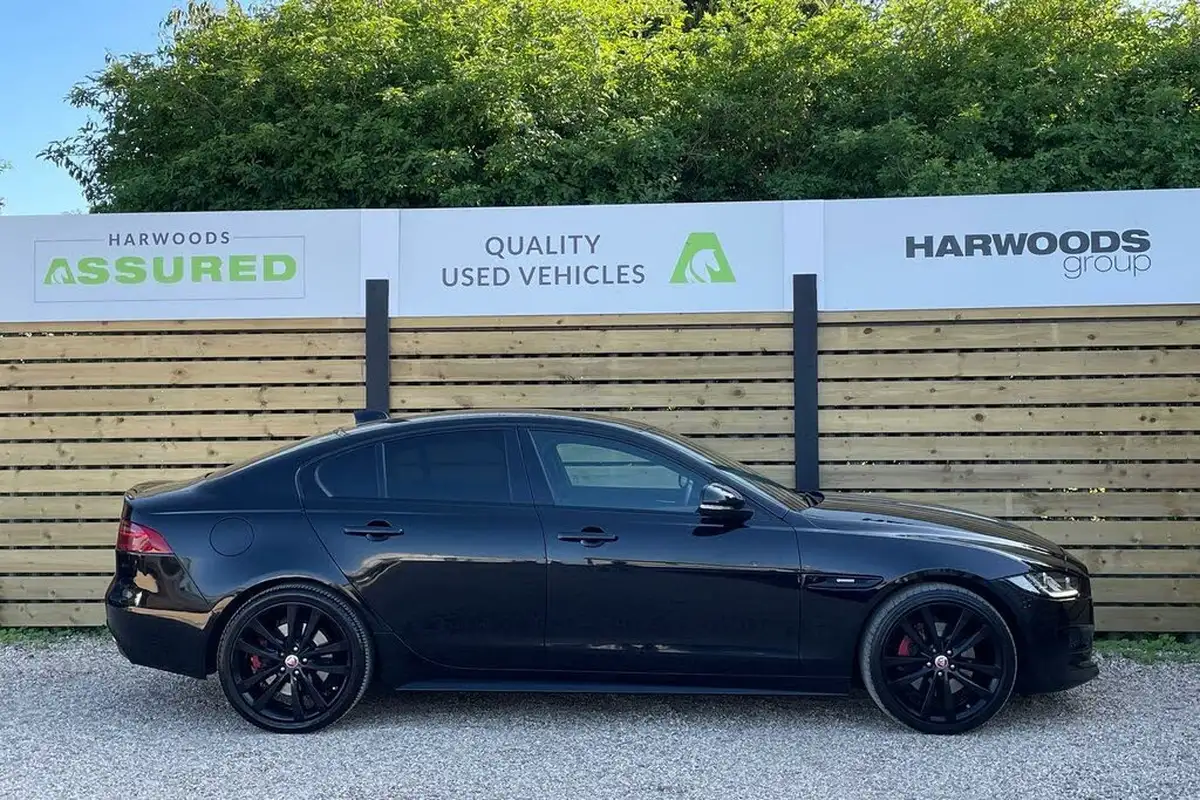 2018-jaguar-xe-20i-r-sport-249ps-1998cc-big-1