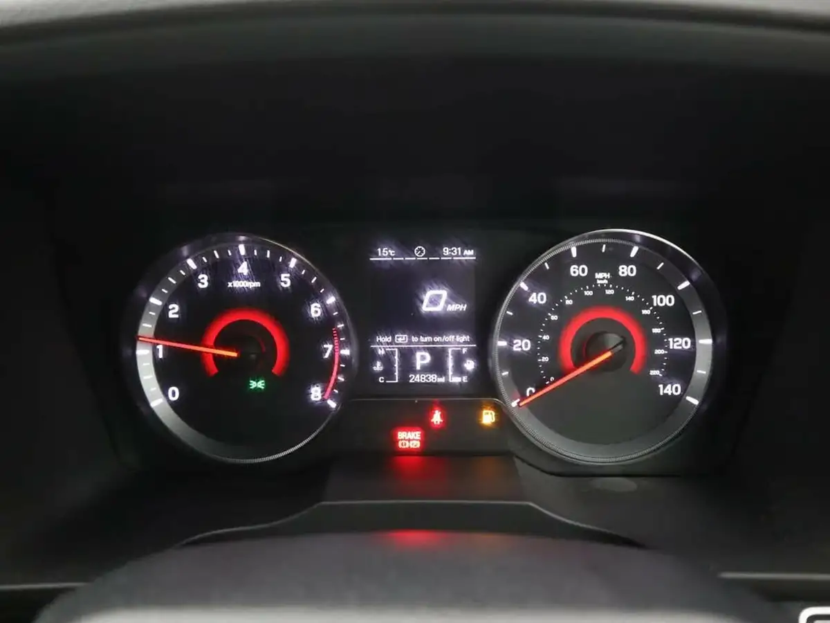 2022-kgm-ssangyong-tivoli-15-ultimate-auto-big-16