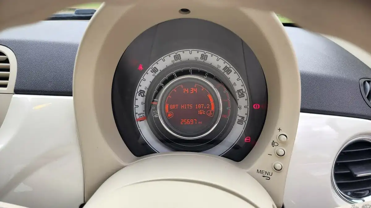 2015-fiat-500-12-pop-ss-big-21