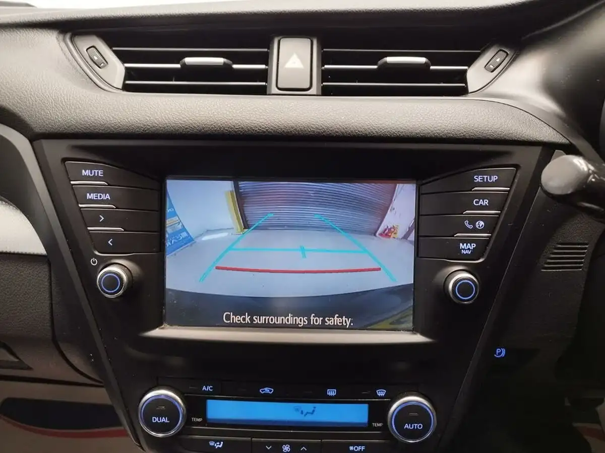 2015-toyota-avensis-16d-4d-business-edition-touring-sports-5d-big-16