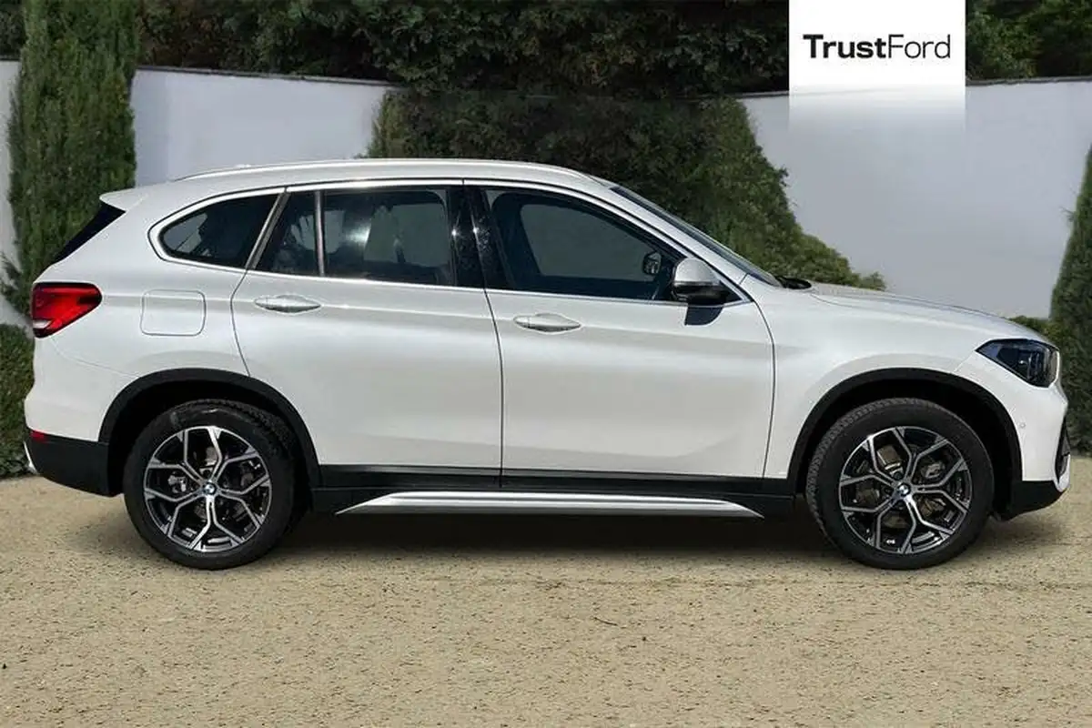 2021-bmw-x1-20-sdrive20i-xline-big-2