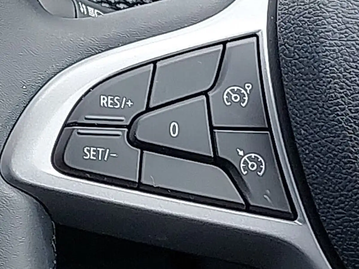 2023-dacia-sandero-10-tce-expression-90bhp-big-9