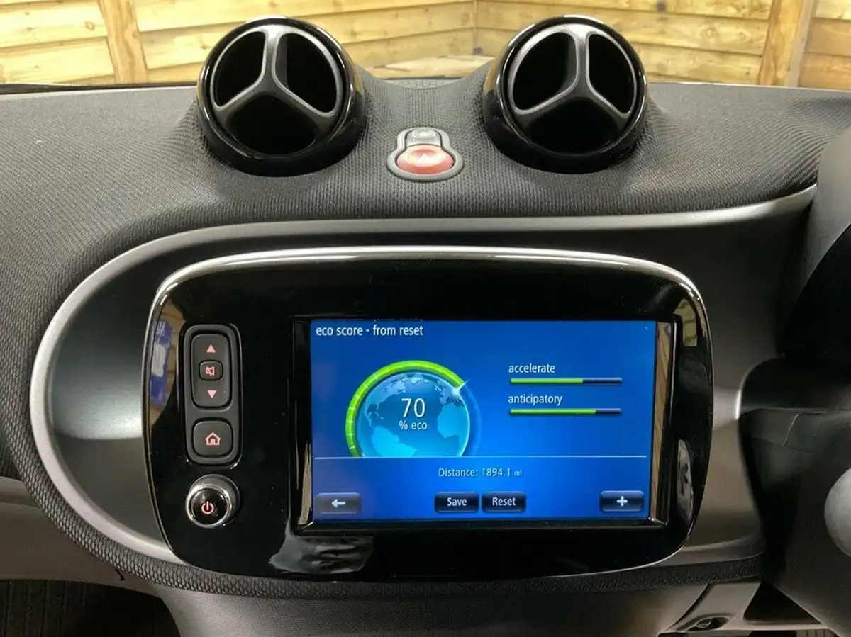 2017-smart-forfour-09-prime-89bhp-premium-plusss-twinamic-big-48