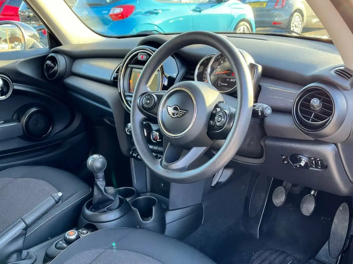 2018-mini-cooper-15-cooper-series-ii-ss-hatchback-3d-big-17