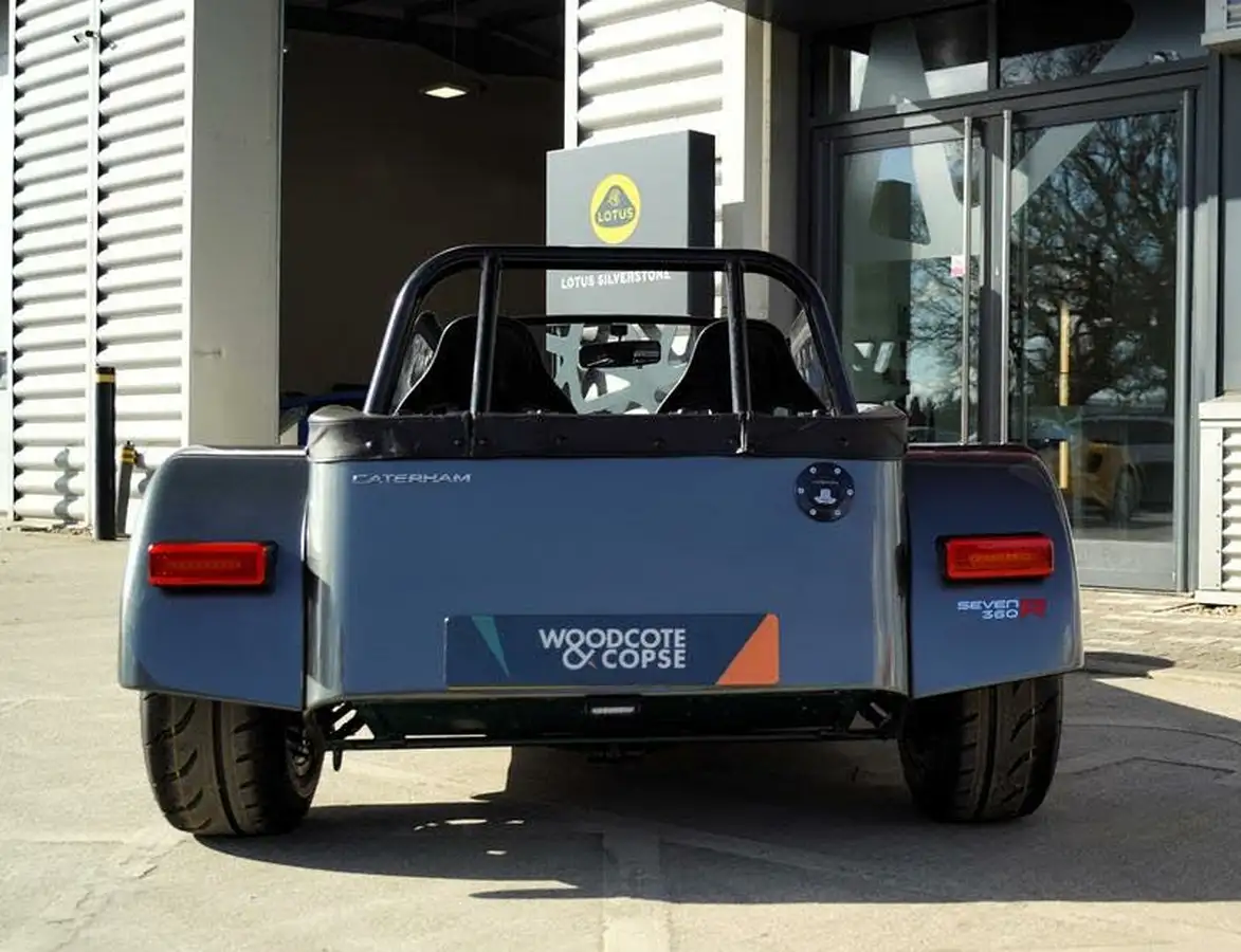2016-caterham-seven-big-5