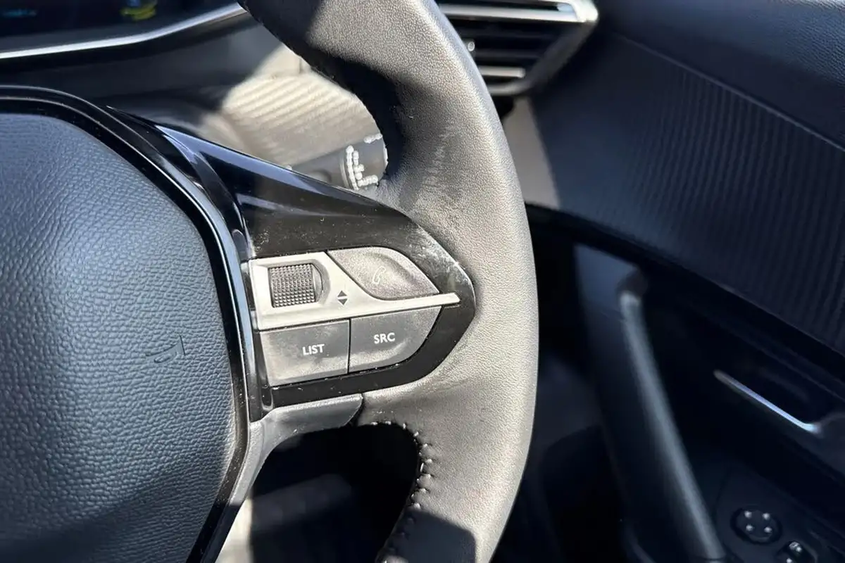 2022-peugeot-2008-suv-e-allure-premium-big-40