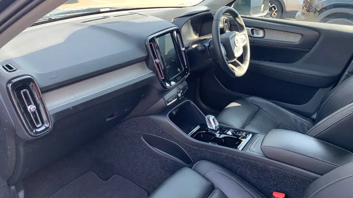 2020-volvo-xc40-20-t4-inscription-pro-big-11