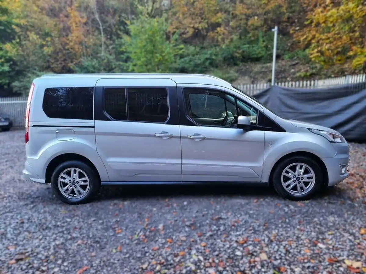 2019-ford-grand-tourneo-connect-15-titanium-big-1