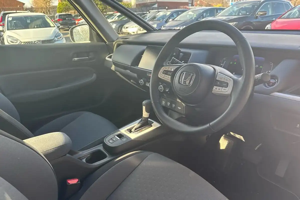2024-honda-jazz-15-i-mmd-elegance-big-12