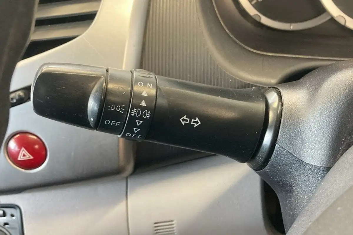 2013-mitsubishi-l200-25td-trojan-big-22