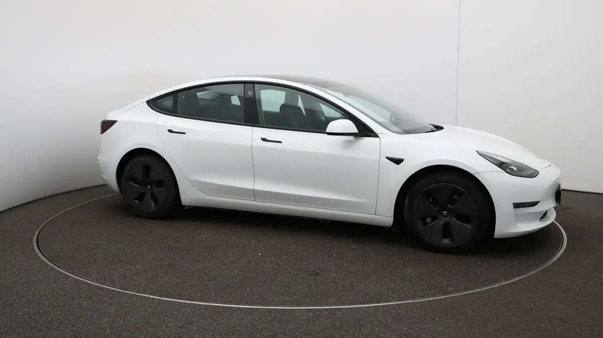 2021-tesla-model-3-e-long-range-awd-big-45