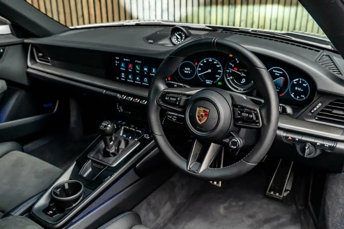2022-porsche-911-30-carrera-gts-coupe-big-22