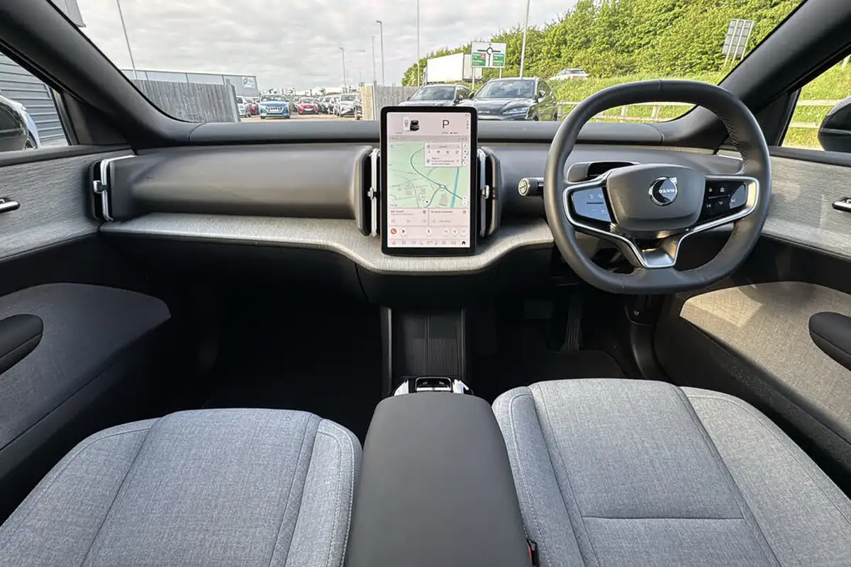 2024-volvo-ex30-e-twin-ultra-big-8