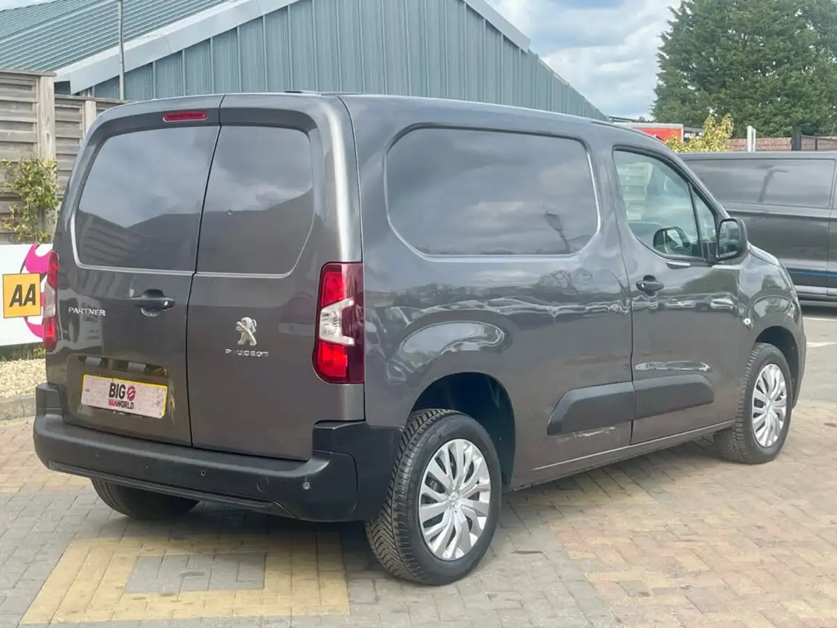 2021-peugeot-partner-15-bluehdi-1000-professional-premium-130pseu6dt-e-ss-eat8-big-9