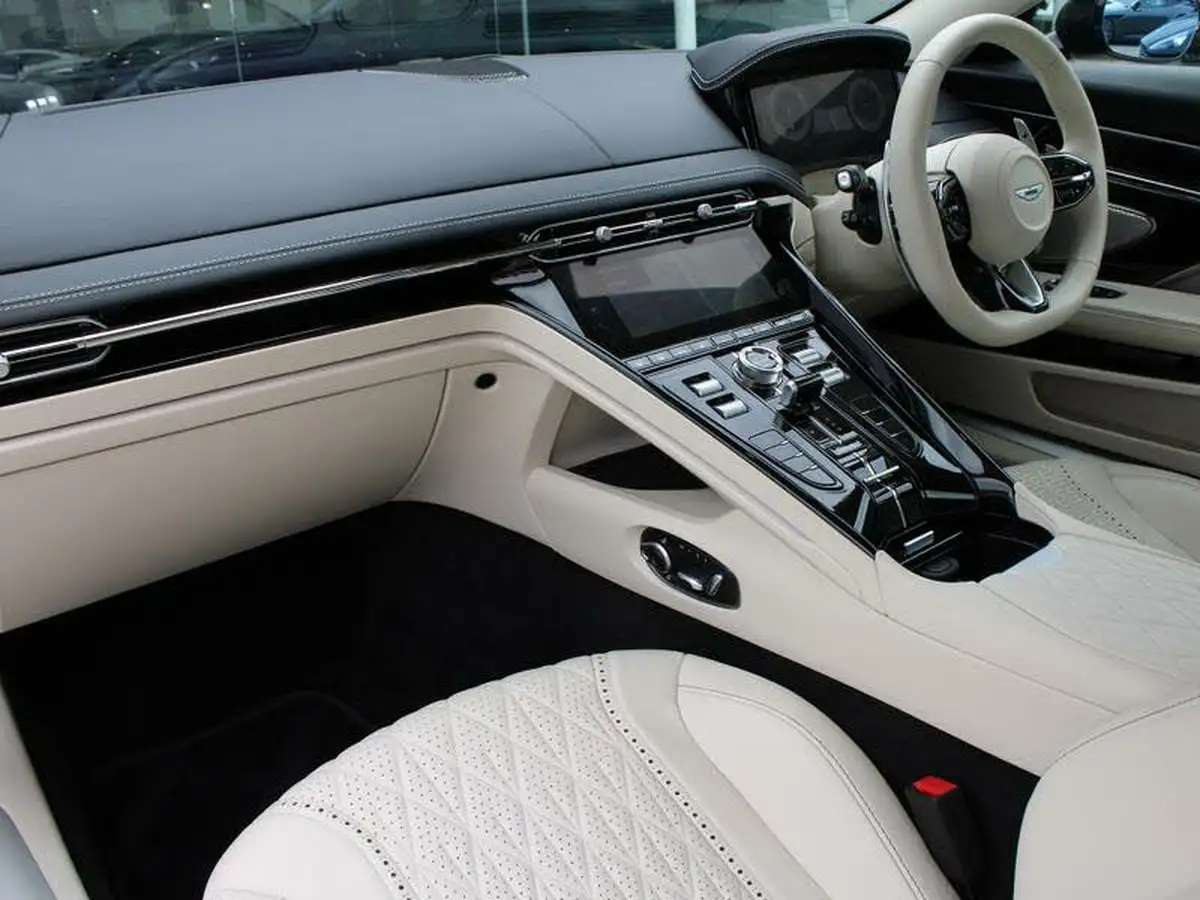 2024-aston-martin-db12-40-v8-auto-euro-6-ss-2dr-big-17