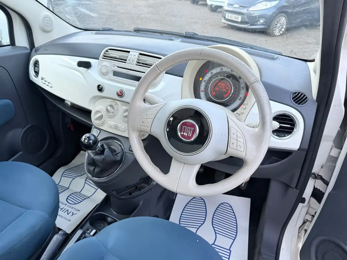 2011-fiat-500-12-lounge-big-26