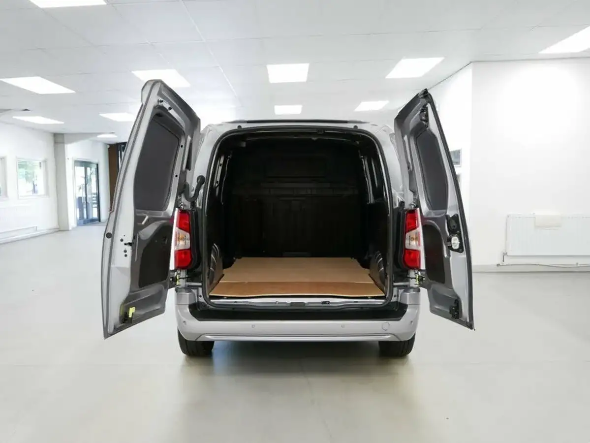 2021-vauxhall-combo-15cdti-sportive-2000-100pseu6dt-big-24