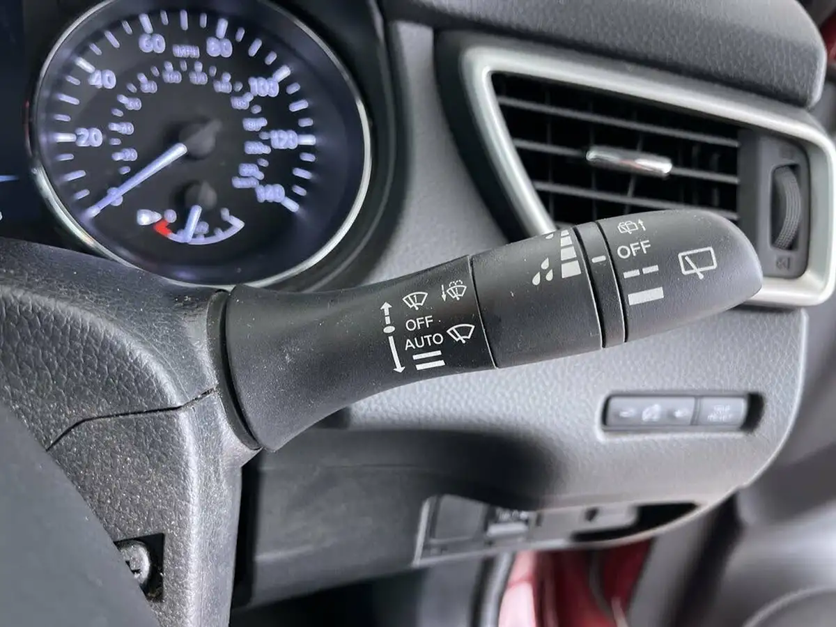 2017-nissan-qashqai-15dci-n-vision-18in-big-54