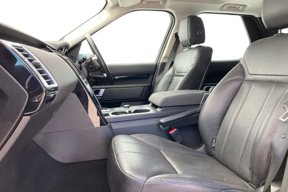 2017-land-rover-discovery-30td6-se-259ps-awd-station-wagon-5d-auto-big-8