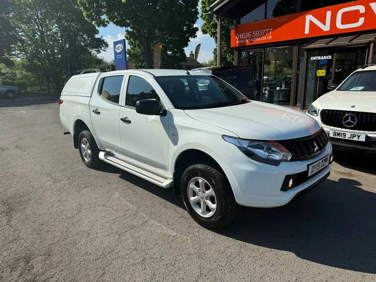 2019-mitsubishi-l200-24di-d-4life-eu6b-double-pickup-big-13