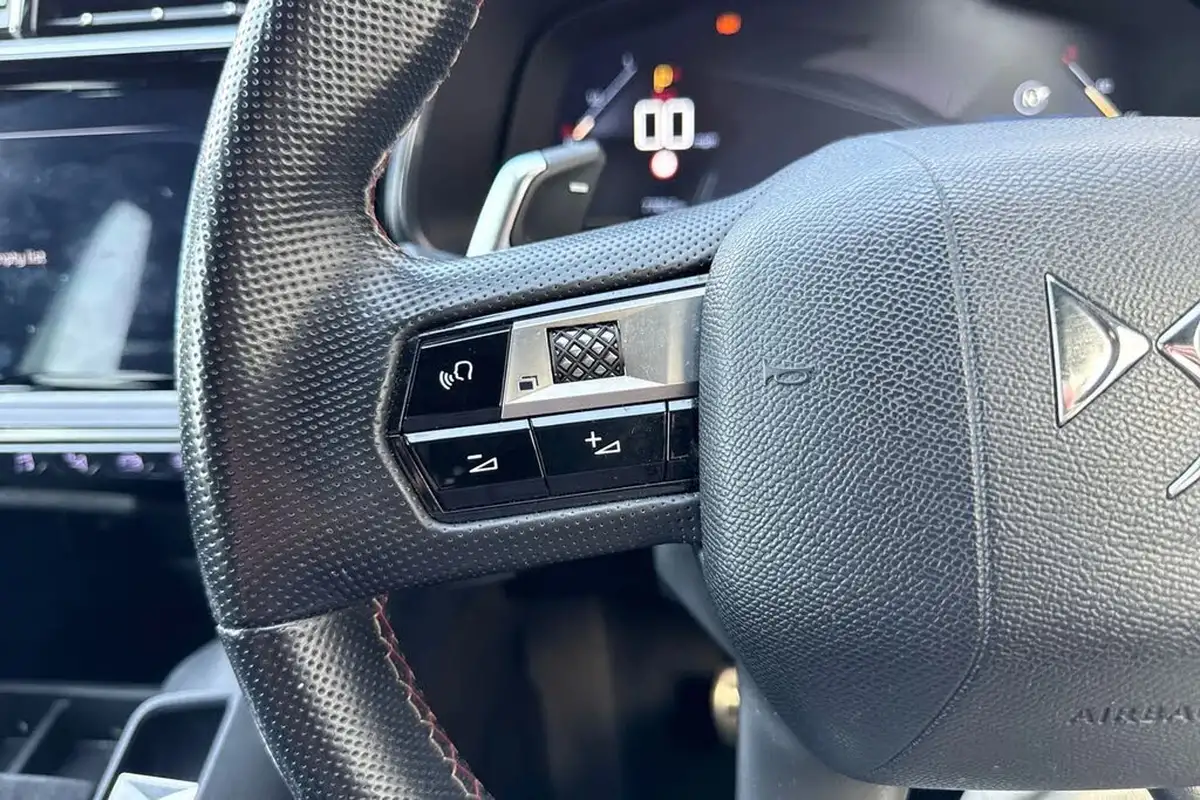 2019-ds-ds-7-crossback-20bluehdi-performance-line-big-50