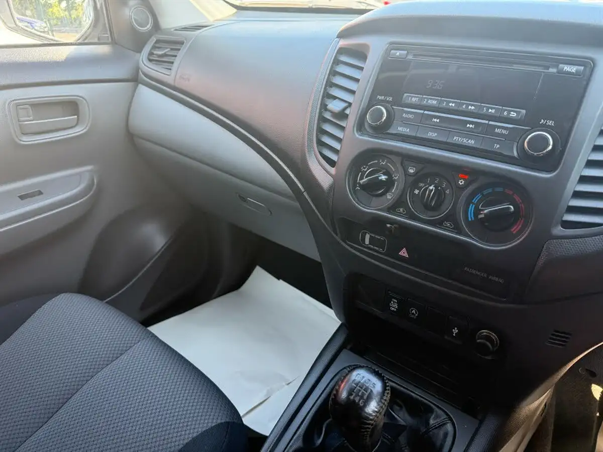 2019-mitsubishi-l200-24di-d-4life-eu6b-double-pickup-big-17
