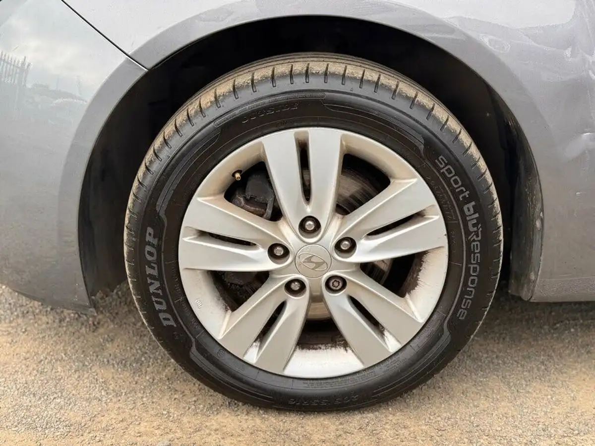 2013-hyundai-ix20-16-active-123bhp-big-11