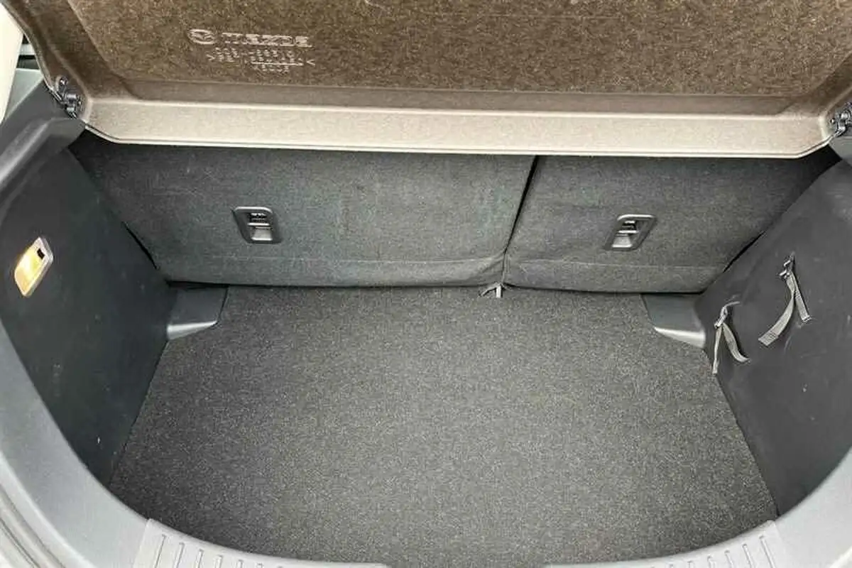 2023-mazda-mazda2-15-e-skyactiv-g-centre-line-big-24