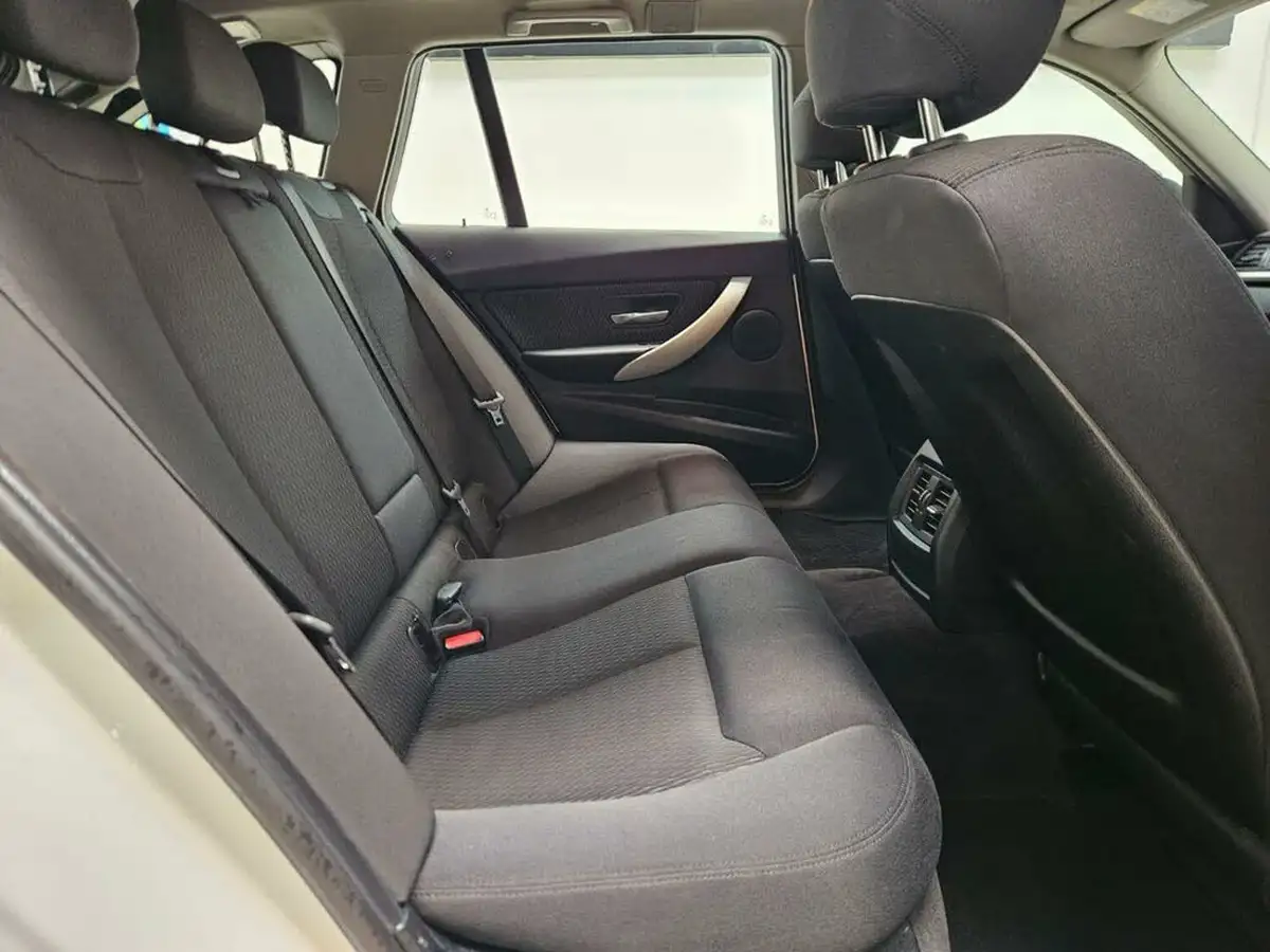 2014-bmw-3-series-20td-318d-se-touring-5d-big-23