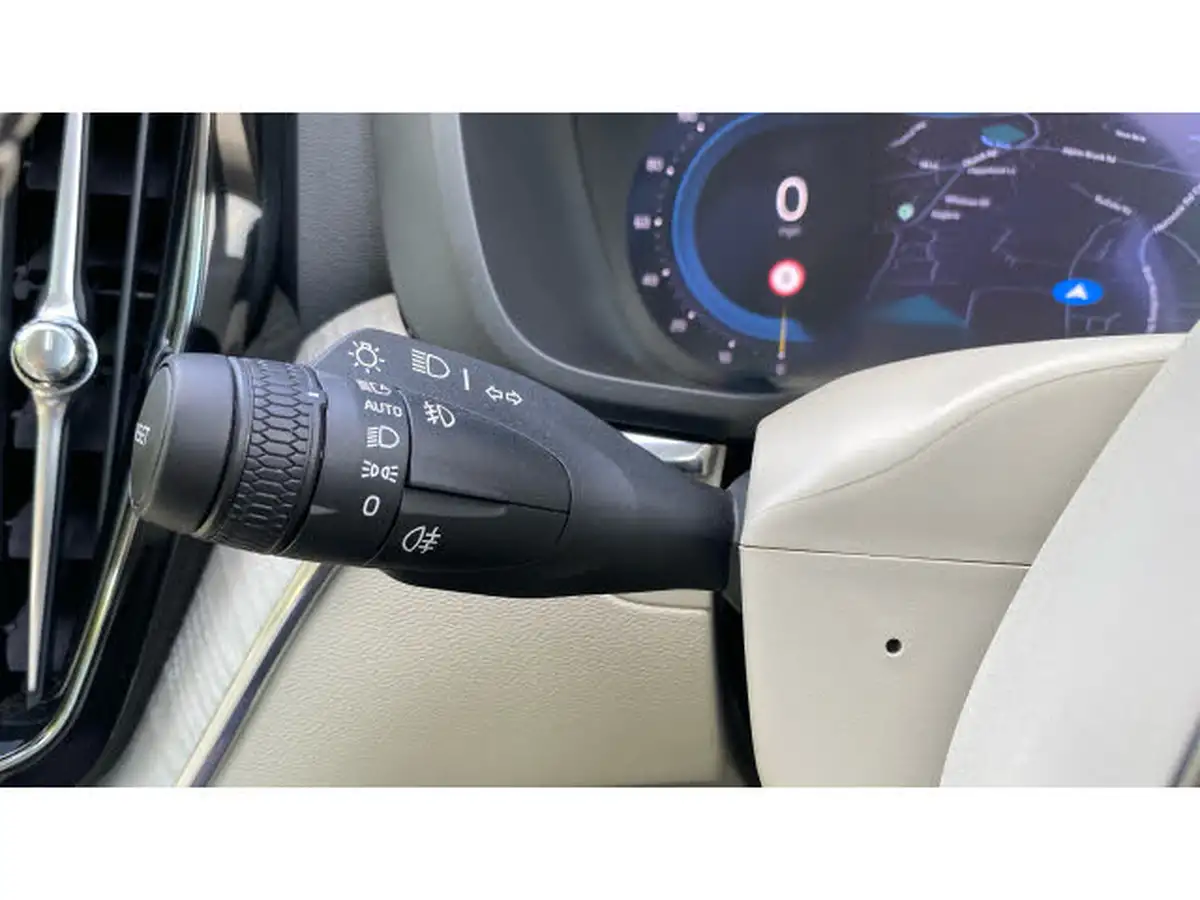 2024-volvo-xc60-20-b5-plus-big-22