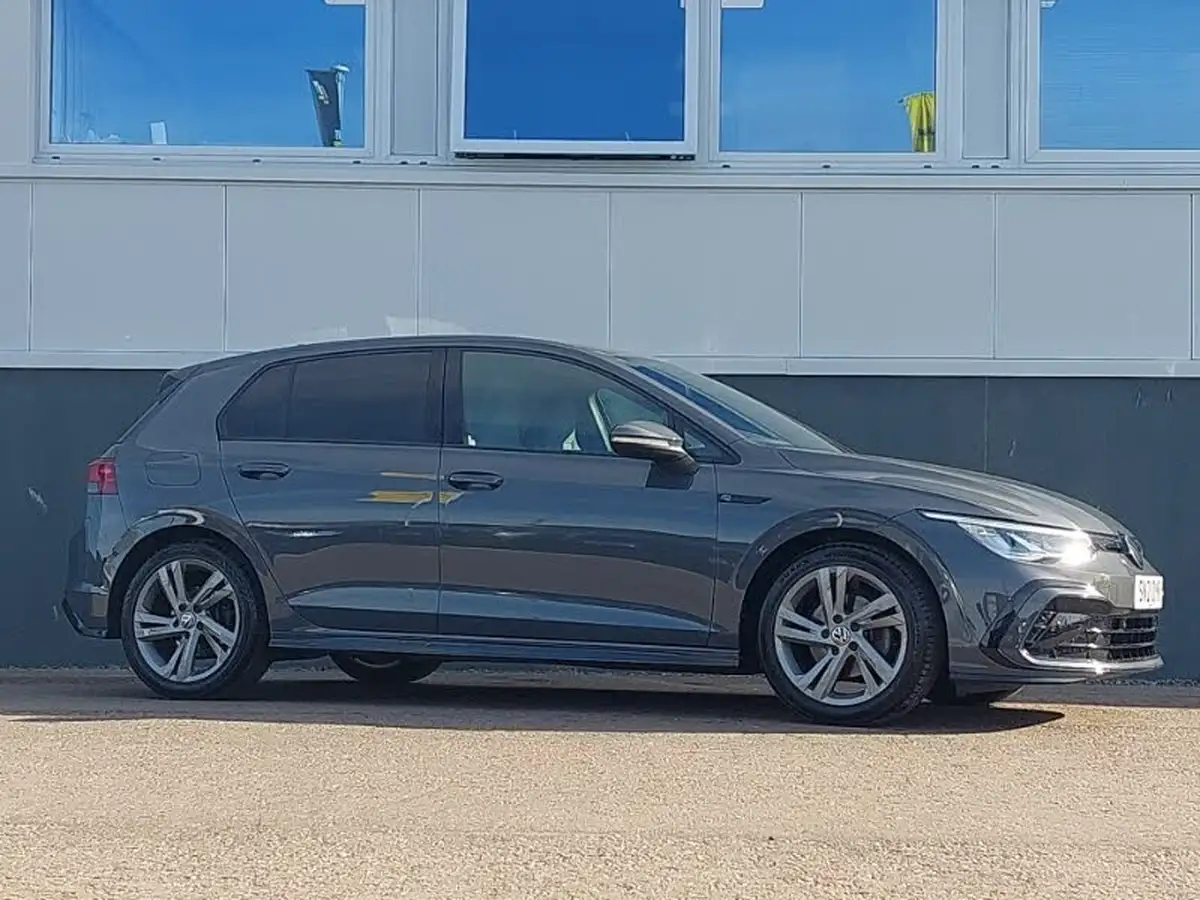 2021-volkswagen-golf-15-tsi-r-line-150ps-hatchback-big-18