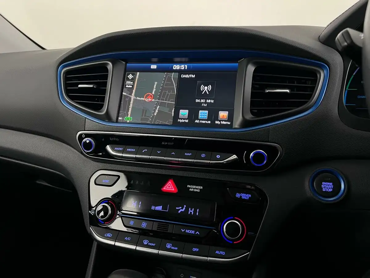 2017-hyundai-ioniq-16-gdi-premium-se-hybrid-big-42